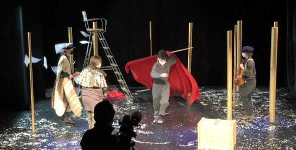 Rebellinnen proben Theater mit Kamera