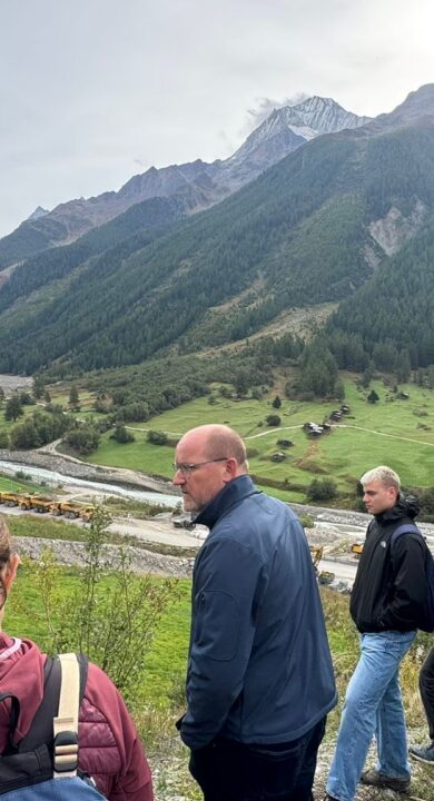 ee9b732e-272c-4740-8777-8f06dfc80824